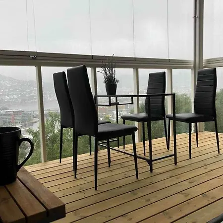 Great View - King Bed - Balcony W Roof - Sunroom 公寓 卑爾根
