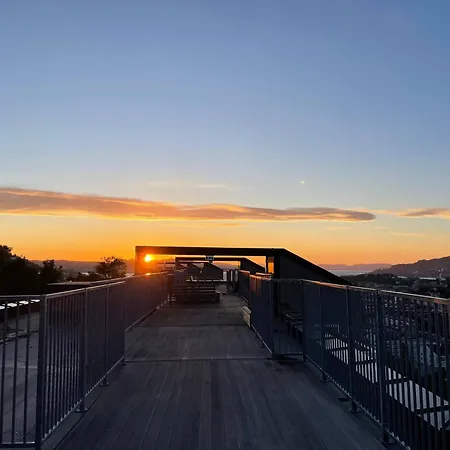 شقة Great View - King Bed - Balcony W Roof - Sunroom برغن